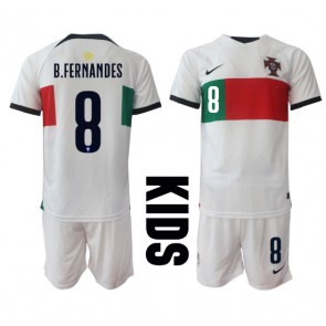 Portugal Bruno Fernandes #8 kläder Barn VM 2022 Bortatröja Kortärmad (+ korta byxor)